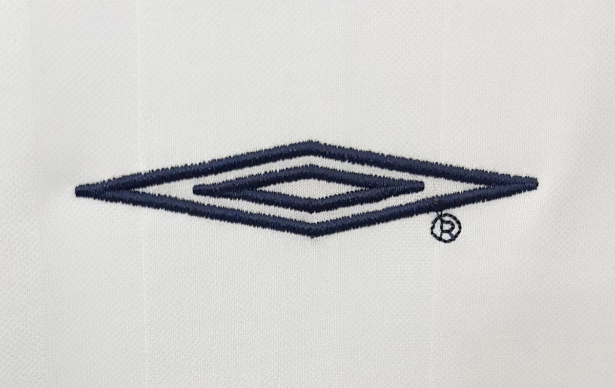 England 2002 Home Retro Jersey - detail view