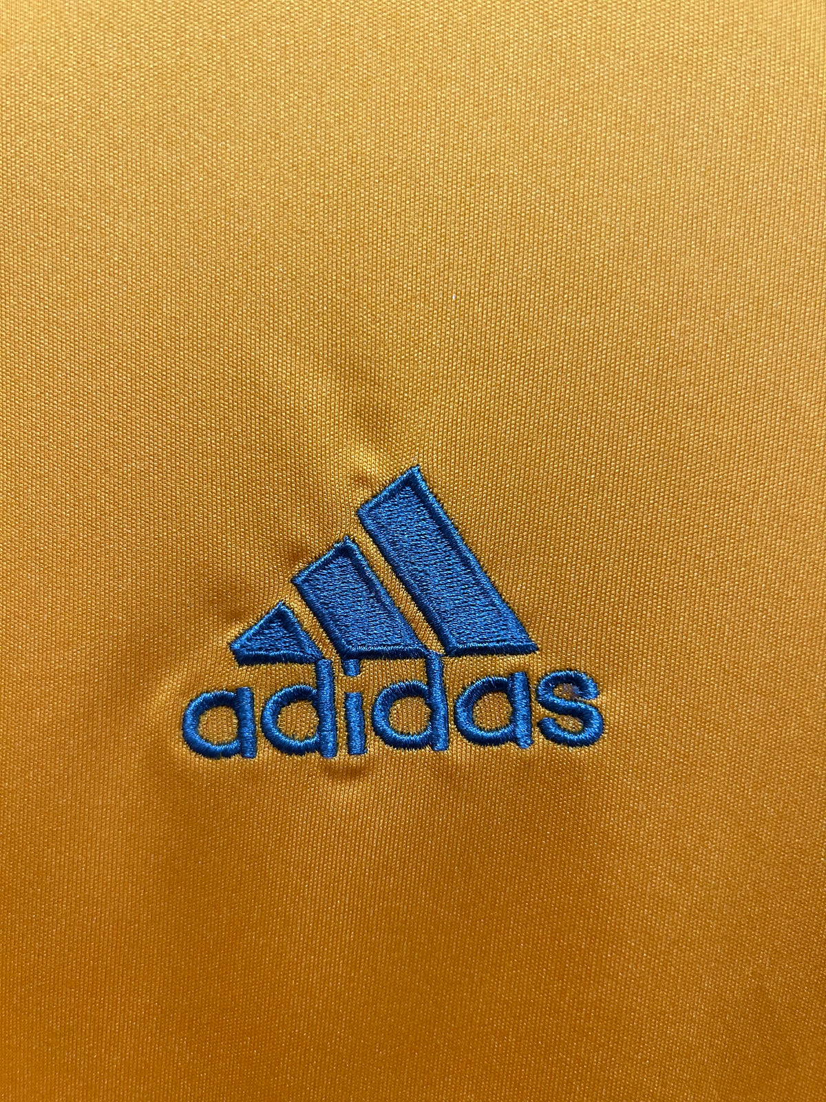Real Madrid 2013/14 Third Retro Jersey - detail view