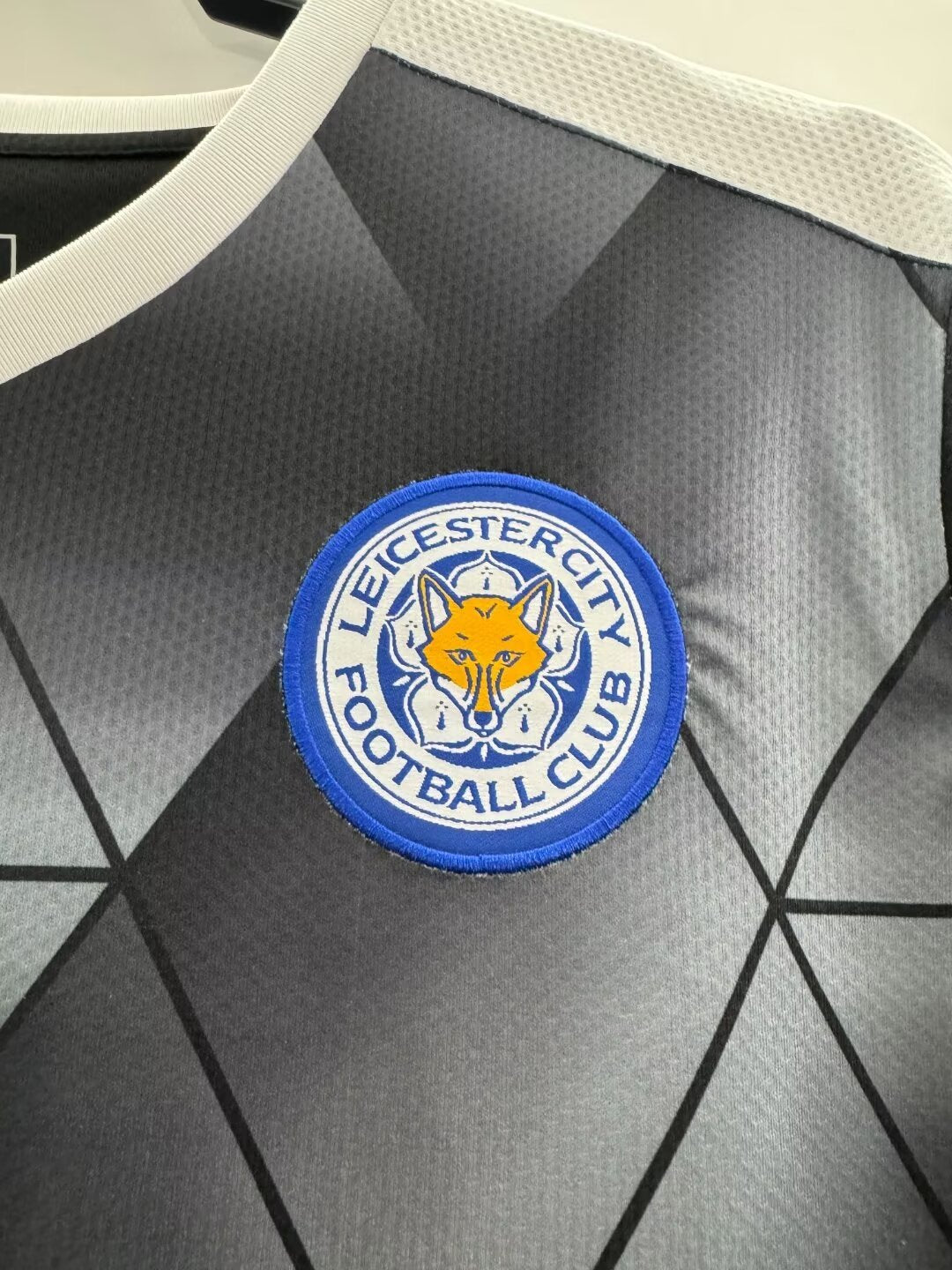 Leicester City 2015/16 Away Retro Jersey - detail view
