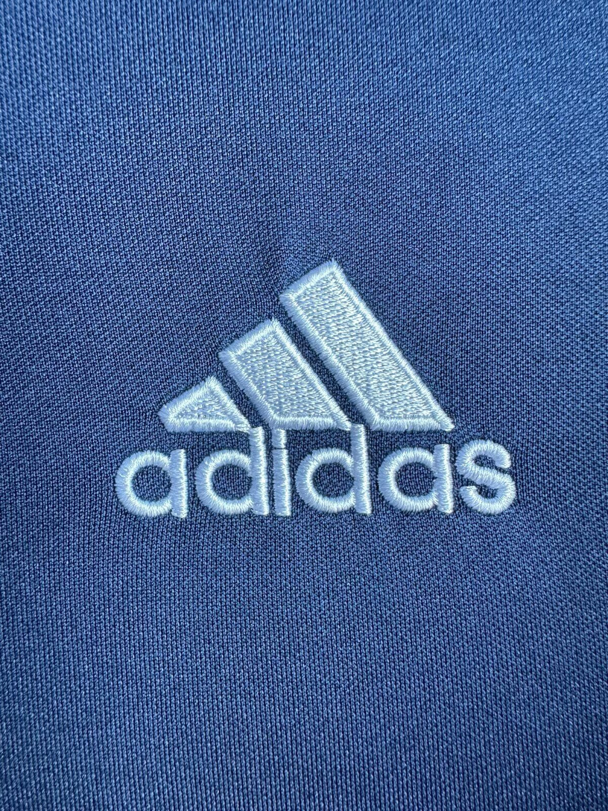 Real Madrid 2003/04 Away Retro Jersey - detail view