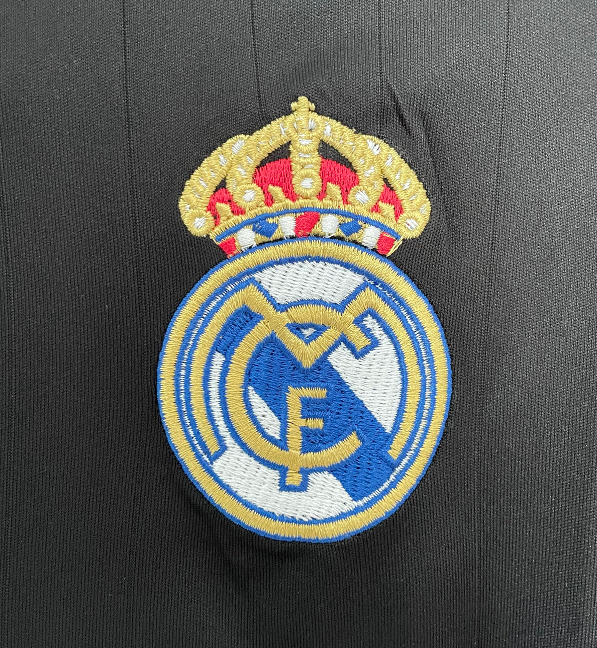 Real Madrid 2006/07 Third Long Sleeve Black Retro Jersey - detail view