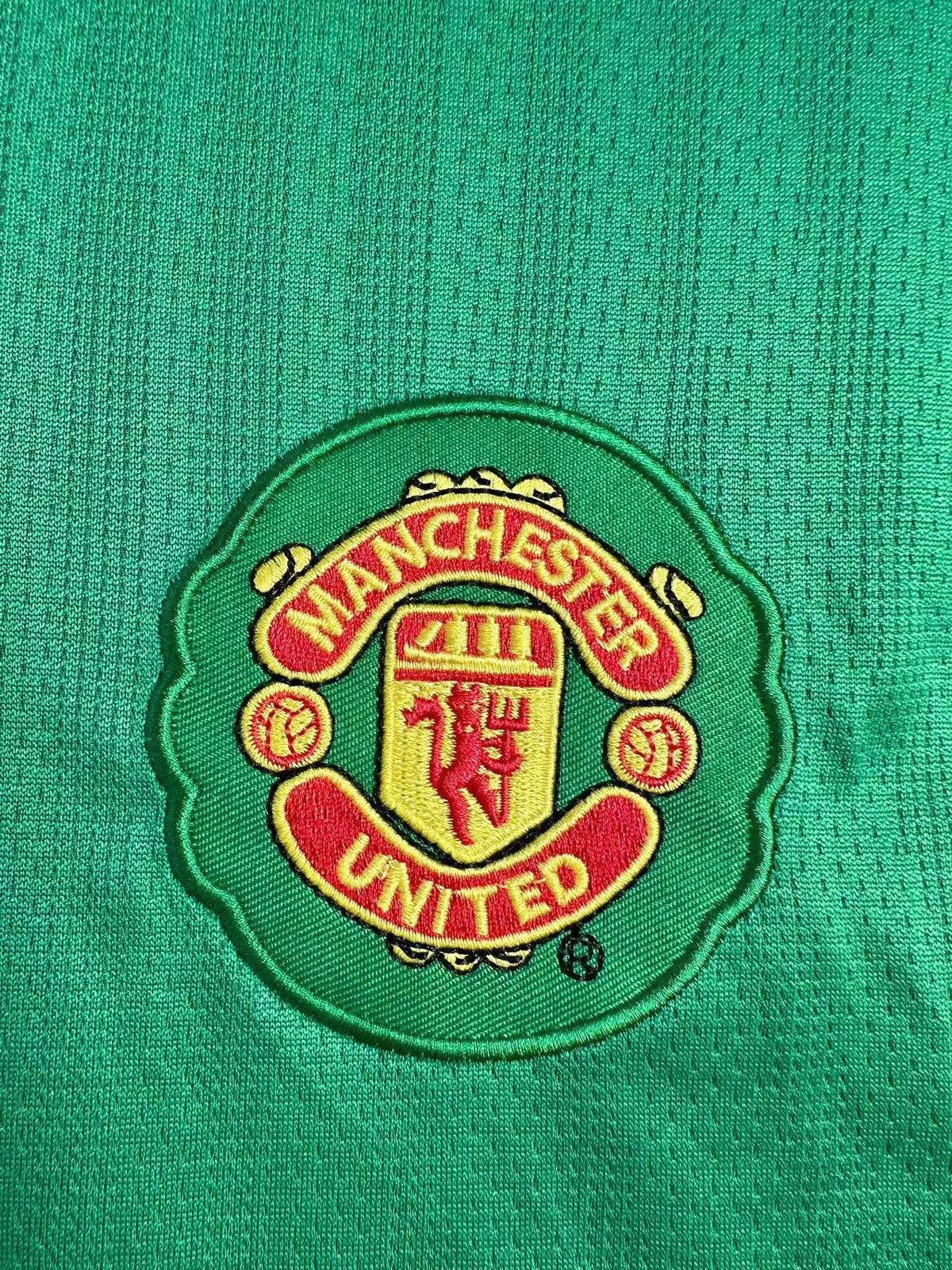 Manchester United 2007/08 Long Sleeve Green Retro Goalkeeper Jersey - detail view