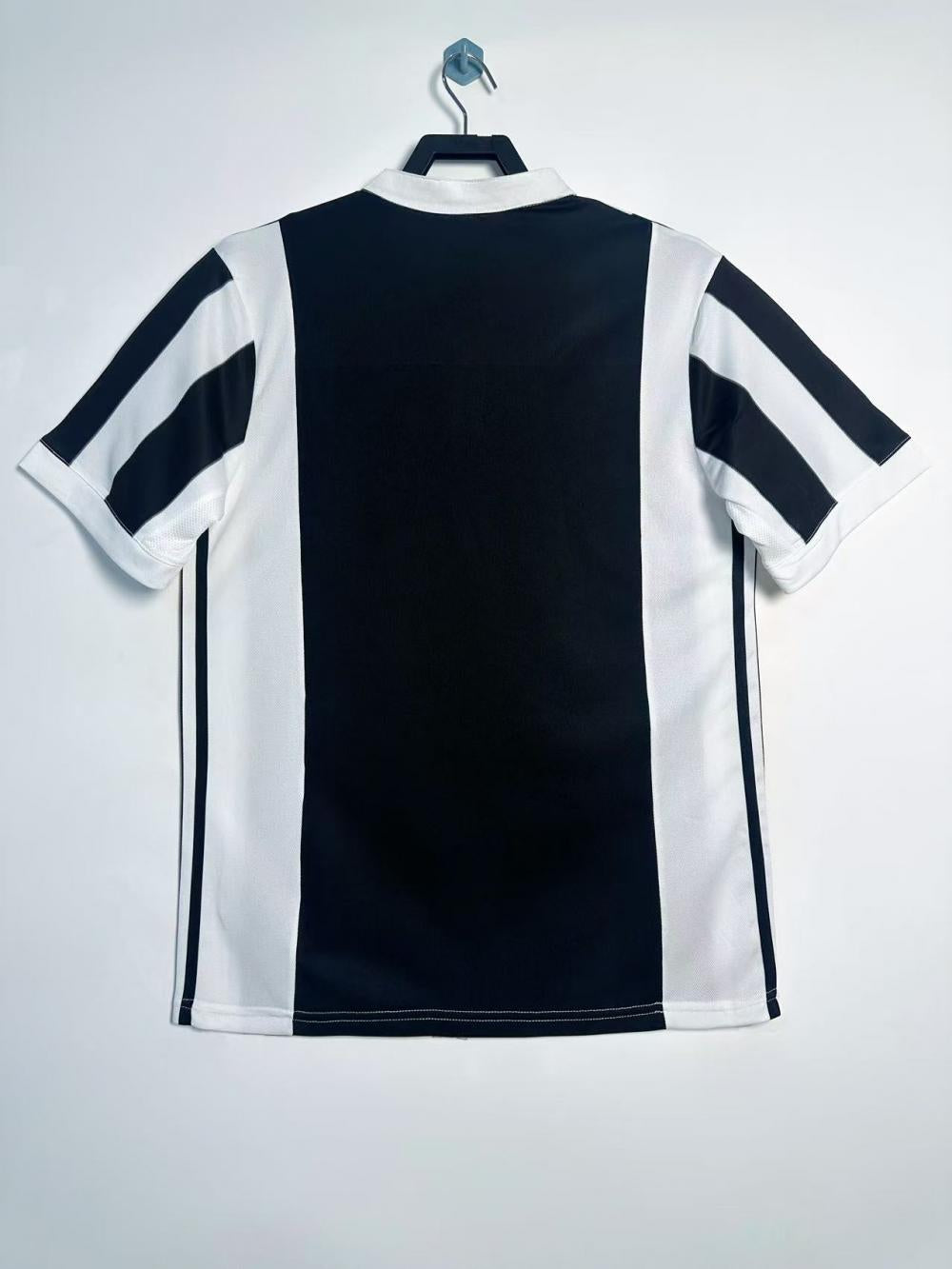 Juventus 2017/18 Home Retro Jersey - back view