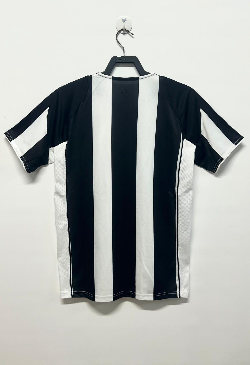 Juventus 2004/05 Home Retro Jersey - back view