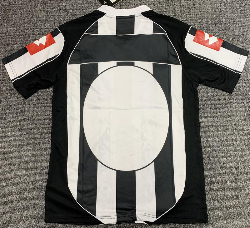 Juventus 2002/03 Home Retro Jersey - back view