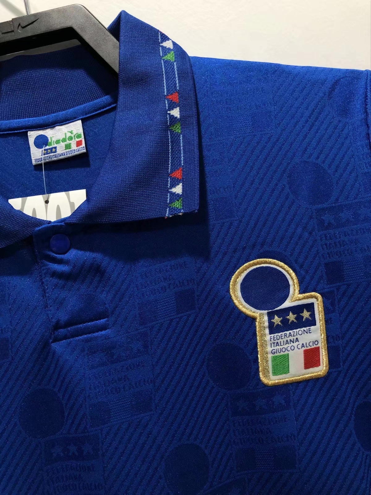 Italy 1994 Home Retro Jersey - detail view