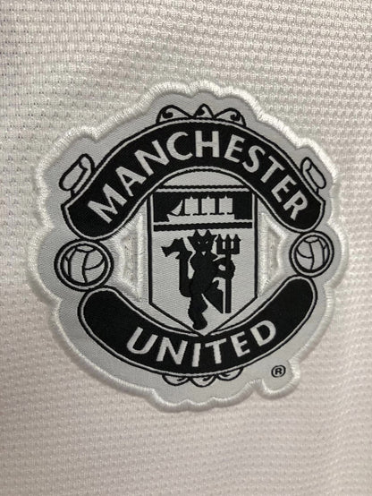 Manchester United 2013/14 White Retro Jersey - detail view