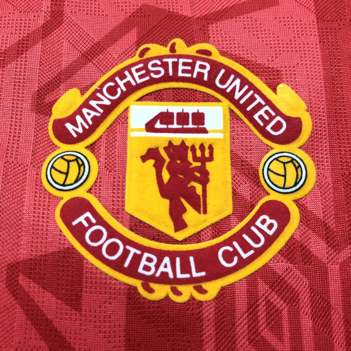 Manchester United 1992/94 Home Retro Jersey - detail view