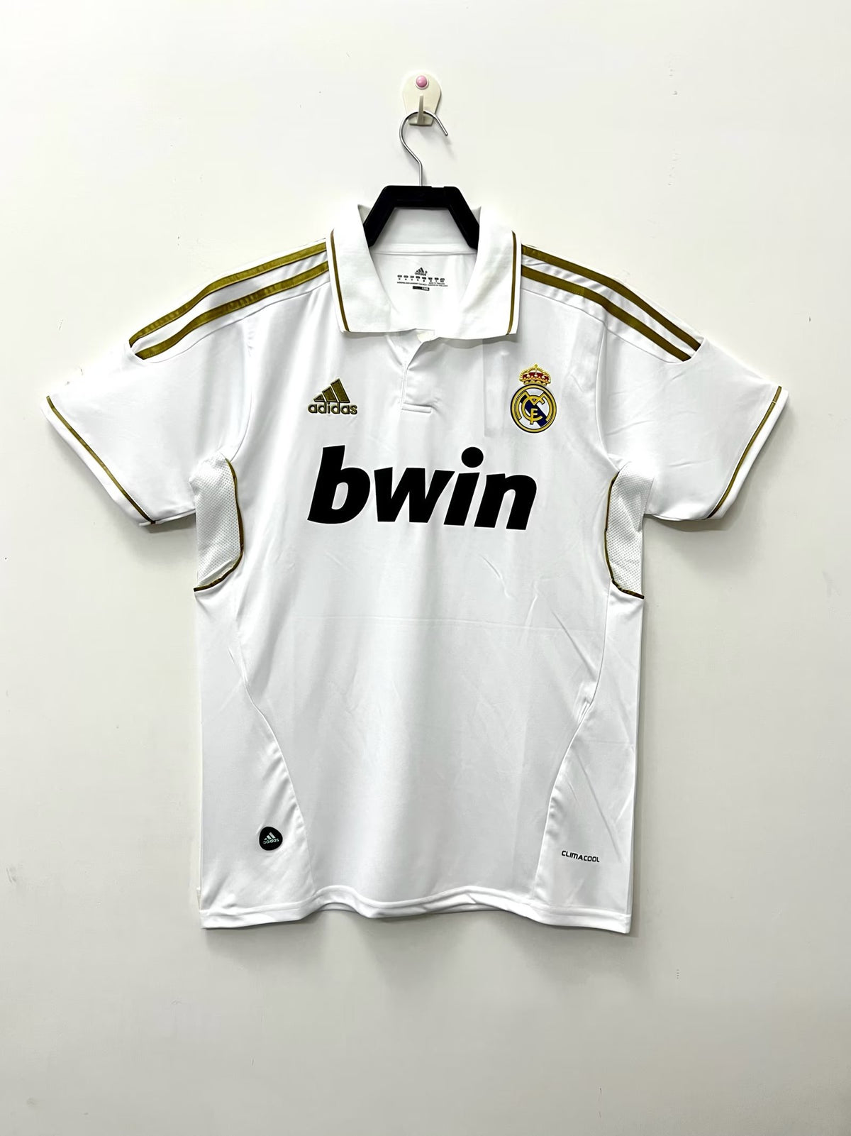 Real Madrid 2011/12 Home Retro Jersey - front view