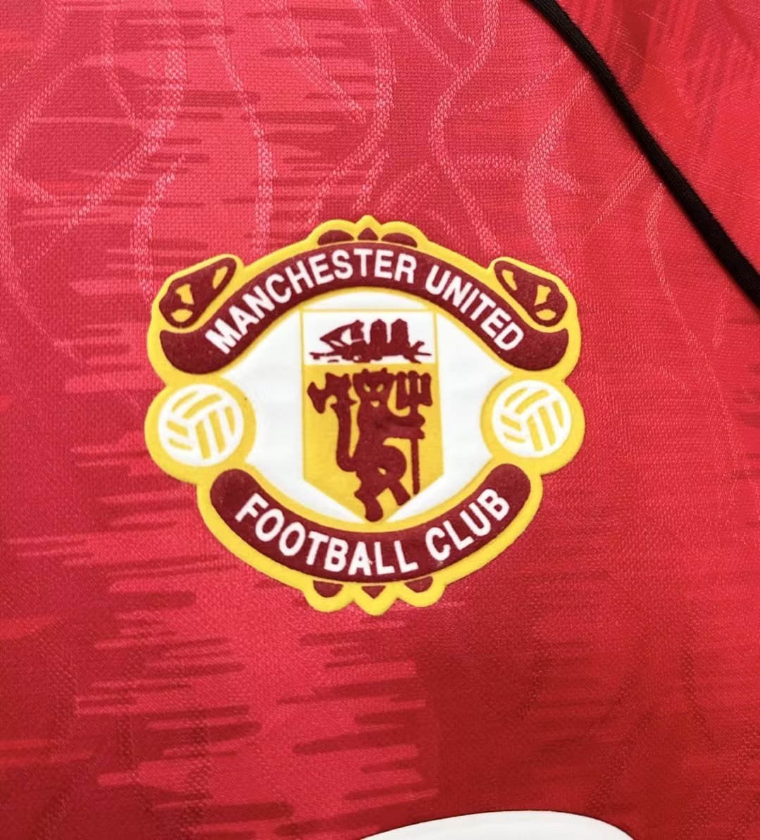 Manchester United 1990/92 Home Retro Jersey - detail view