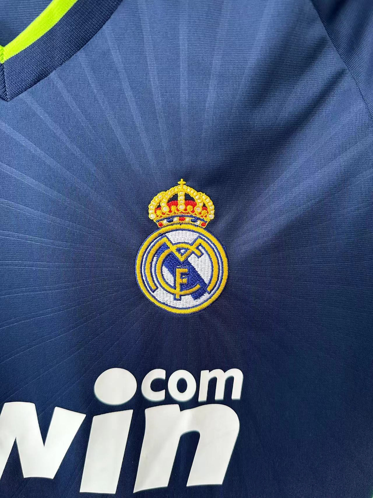 Real Madrid 2010/11 Away Retro Jersey - detail view