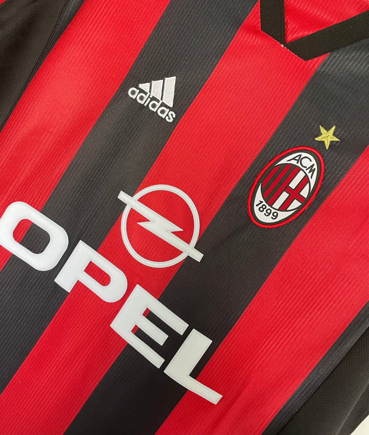 AC Milan 1998/99 Home Retro Jersey - detail view