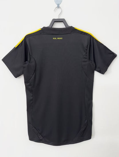 Real Madrid 2011/12 Black Retro Goalkeeper Jersey - back view