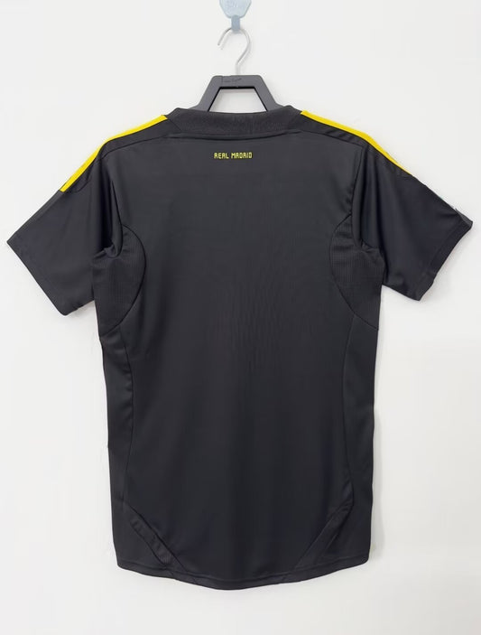 Real Madrid 2011/12 Black Retro Goalkeeper Jersey - back view