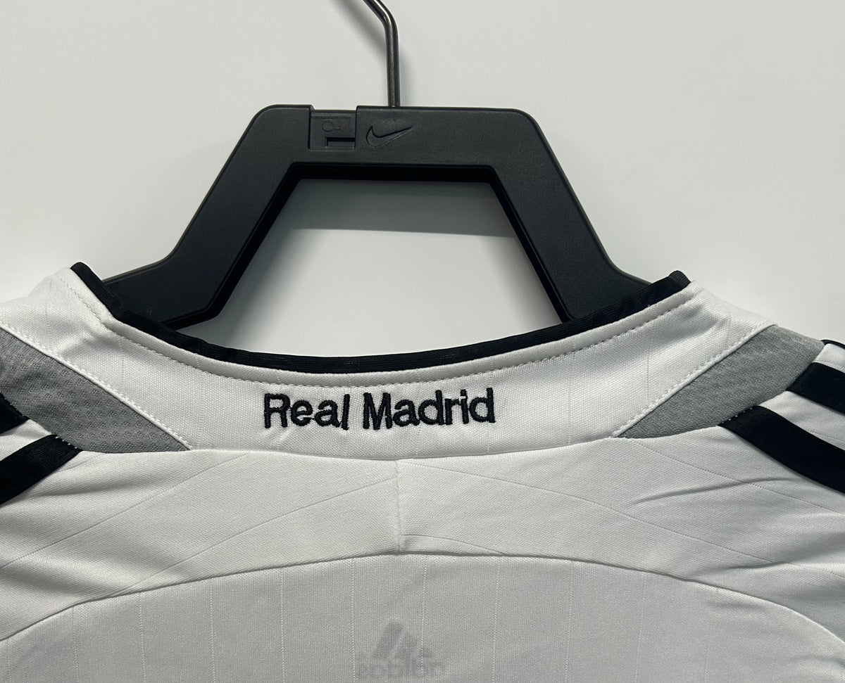 Real Madrid 2006/07 Home Retro Jersey - back view