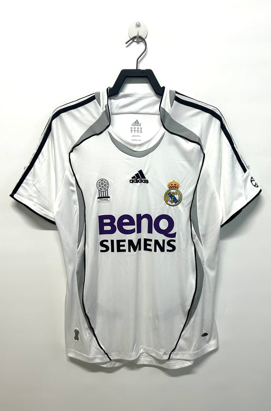 Real Madrid 2006/07 Home Retro Jersey - front view