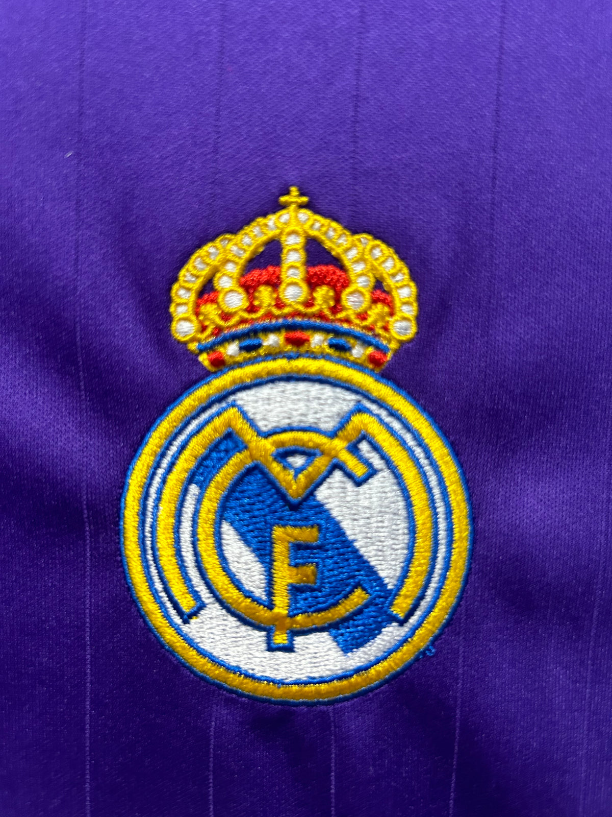 Real Madrid 2006/07 Away Retro Jersey - detail view