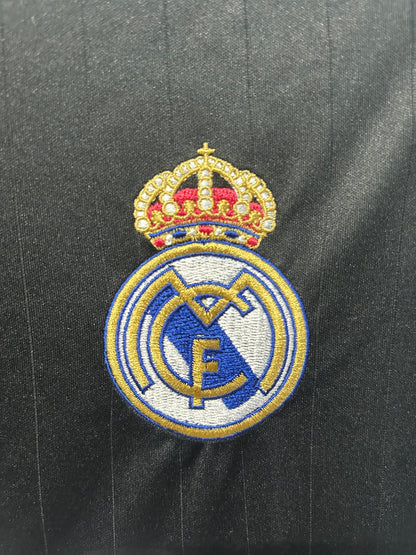 Real Madrid 2006/07 Third Retro Jersey - detail view