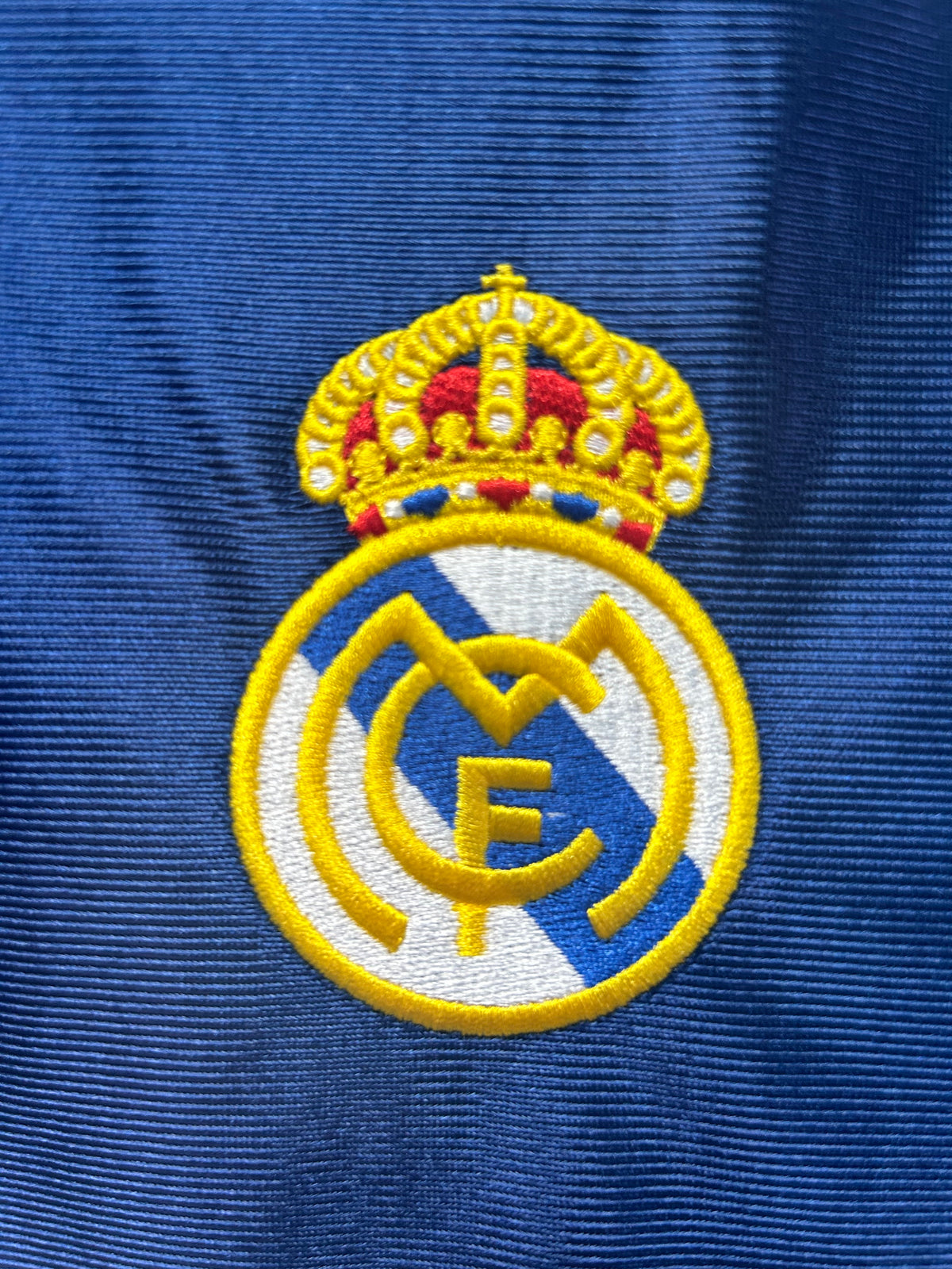 Real Madrid 1998/00 Third Retro Jersey - detail view