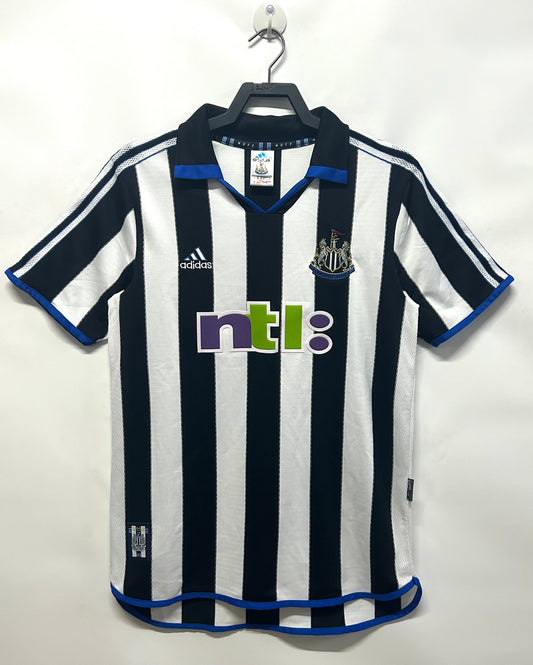Newcastle United 2000/01 Home Retro Jersey - front view