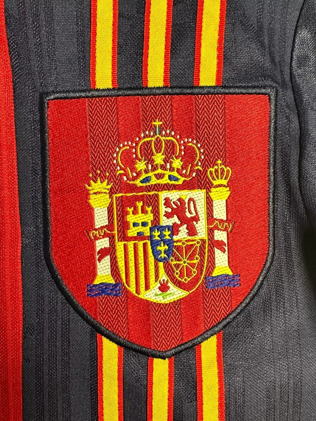 Spain 1996 Home Retro Jersey - detail view