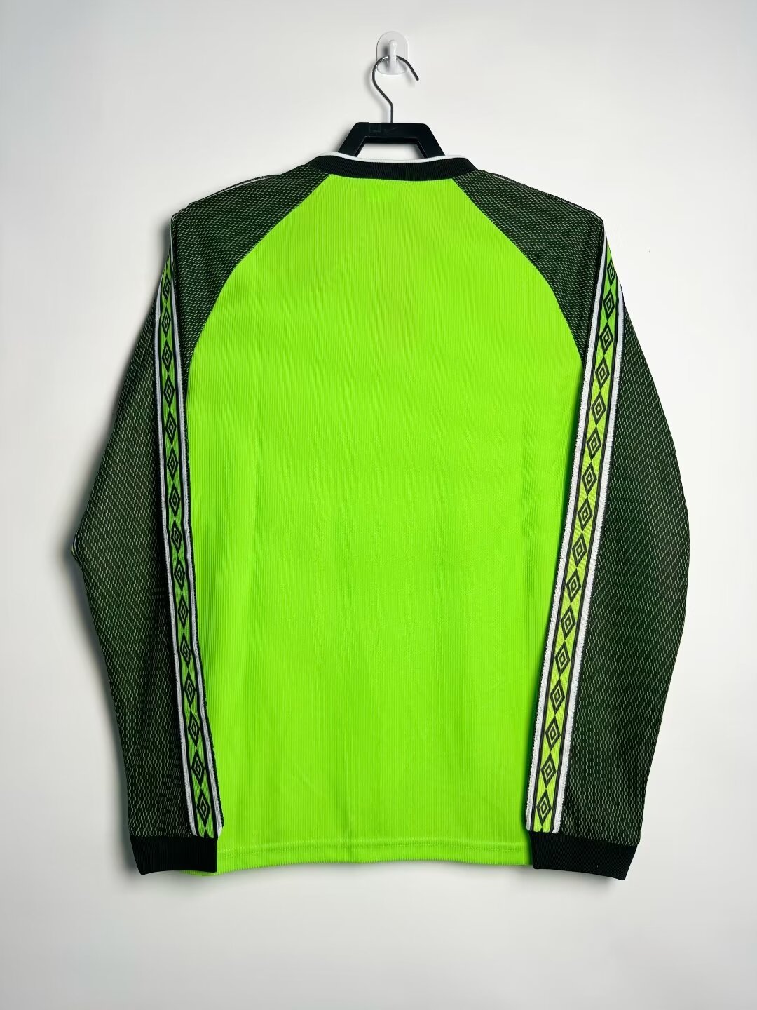 Manchester United 1998/99 Long Sleeve Green Retro Goalkeeper Jersey - back view