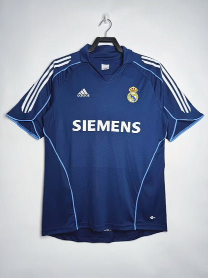 Real Madrid 2005/06 Away Retro Jersey - front view
