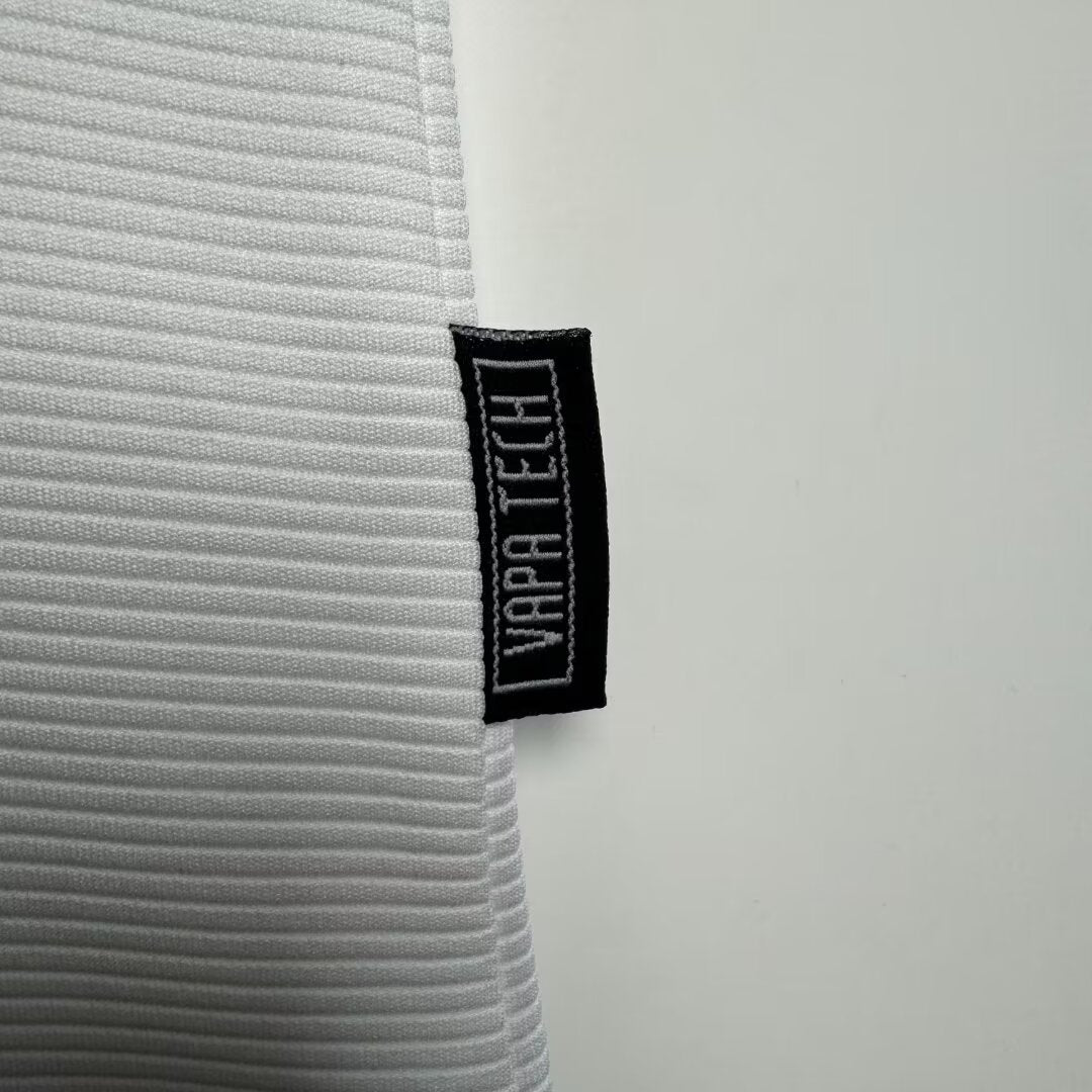 England 1999/01 Home Retro Jersey - detail view