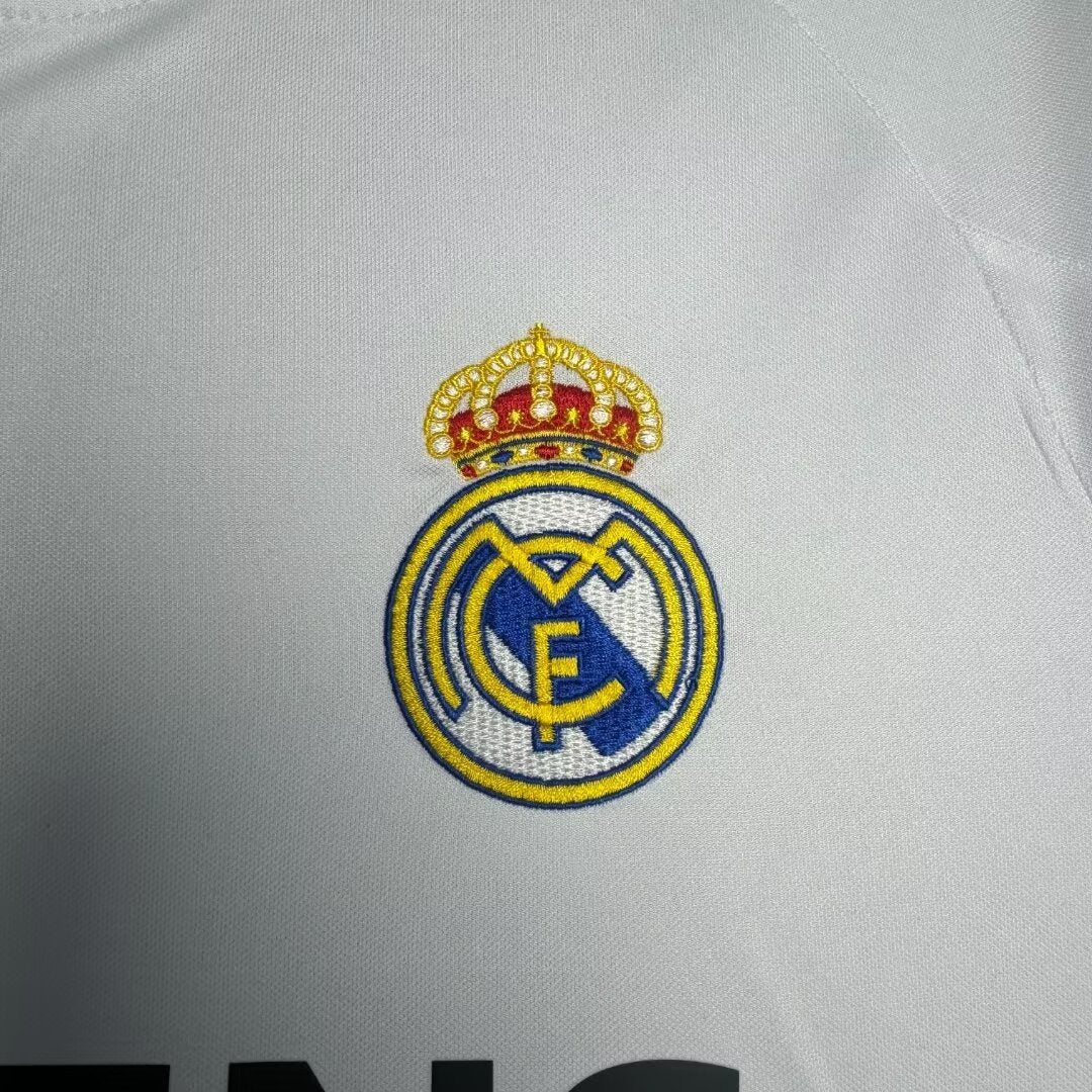 Real Madrid 2003/04 Home Retro Jersey - detail view