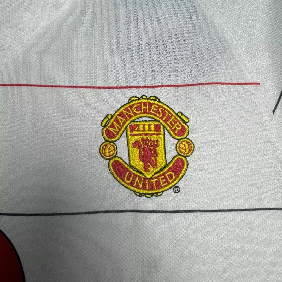 Manchester United 2003/05 Away Retro Jersey - detail view