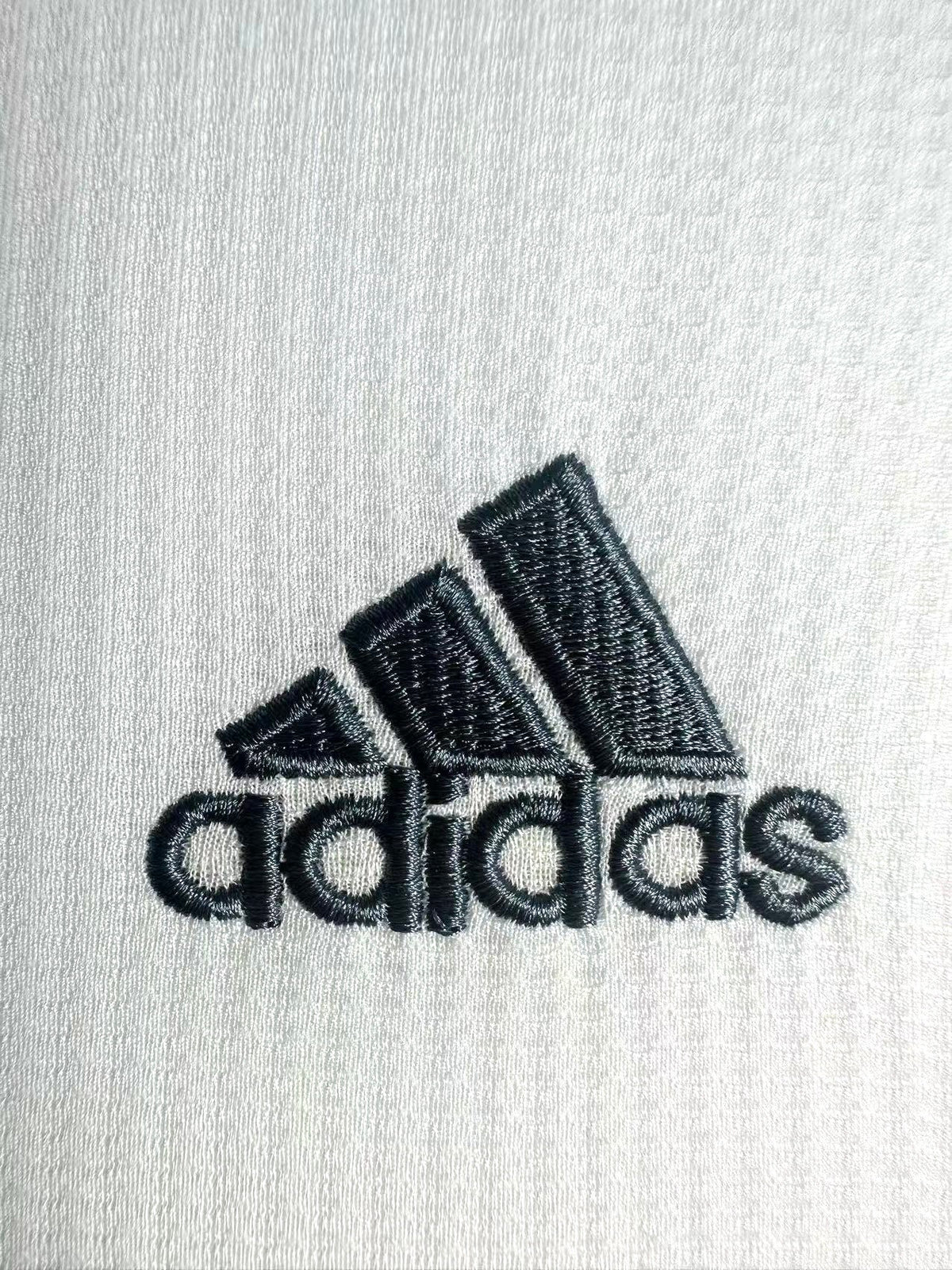 Real Madrid 2015/16 Home Retro Jersey - detail view