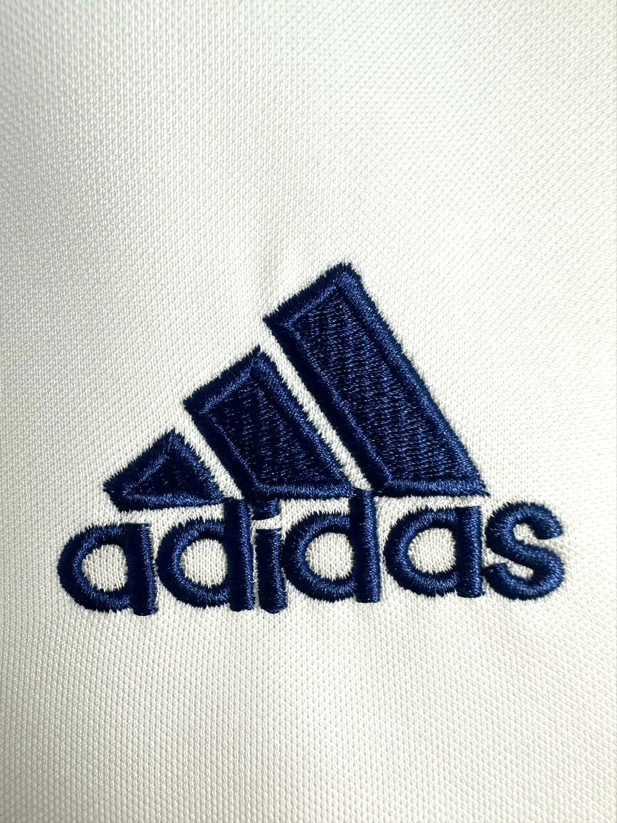 Real Madrid 2001/02 Home Retro Jersey - detail view