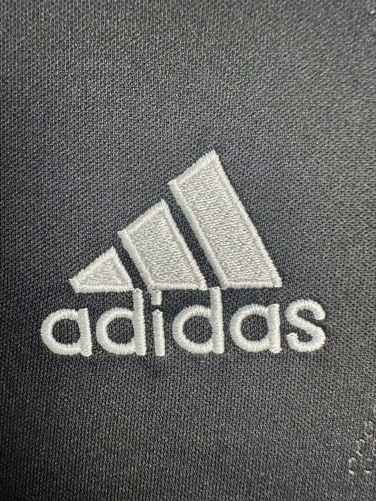 Real Madrid 2001/02 Away Retro Jersey - detail view