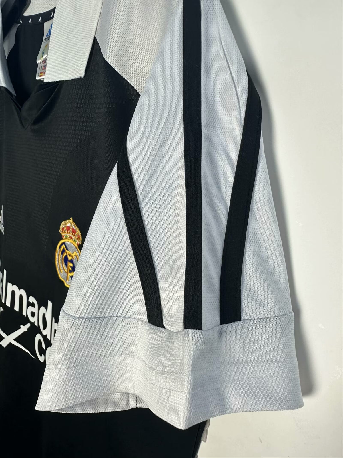 Real Madrid 2001/02 Away Retro Jersey - front view