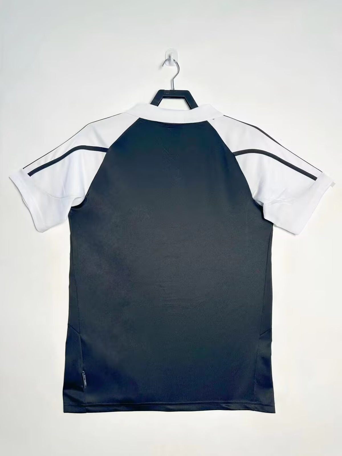 Real Madrid 2001/02 Away Retro Jersey - back view