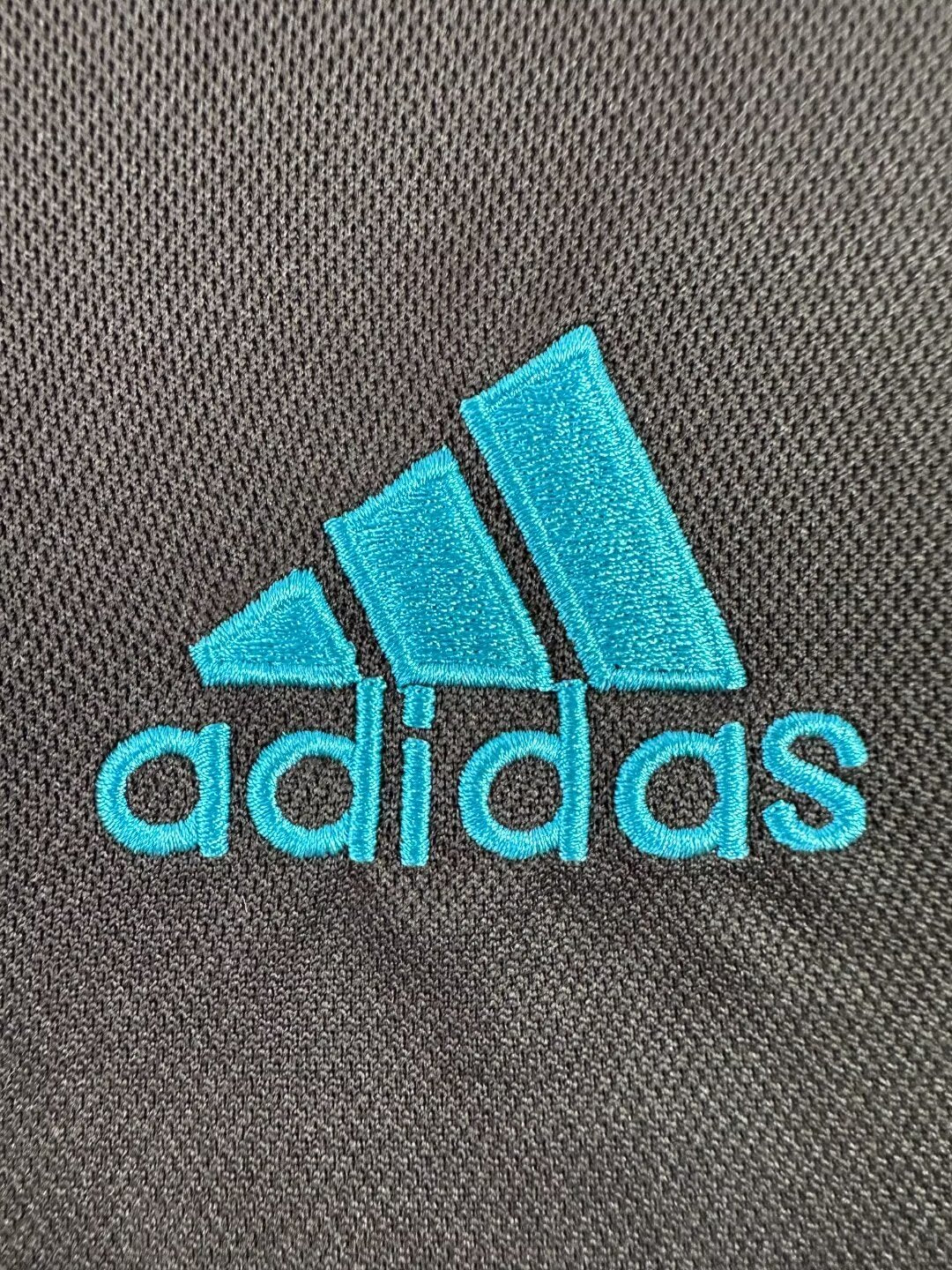 Real Madrid 2017/18 Away Long Sleeve Retro Jersey - detail view