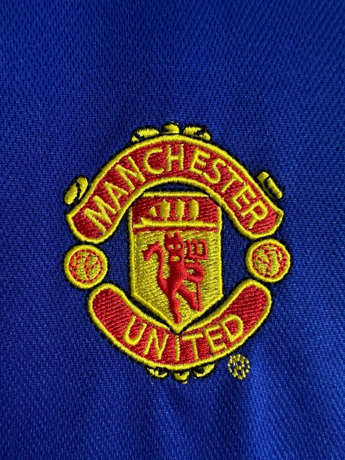 Manchester United 2005/06 Away Retro Jersey - detail view
