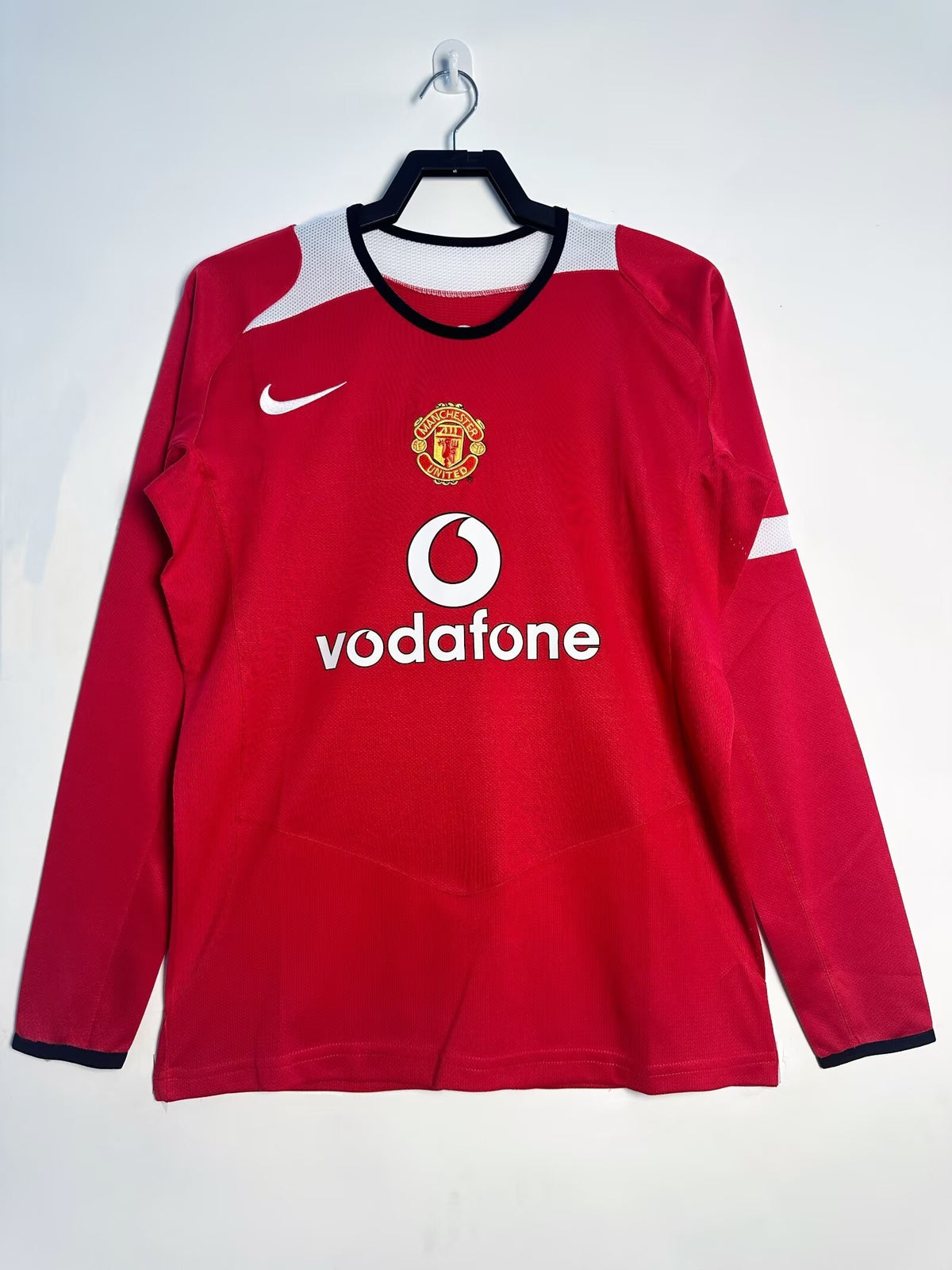 Manchester United 2005/06 Home Long Sleeve Retro Jersey - front view