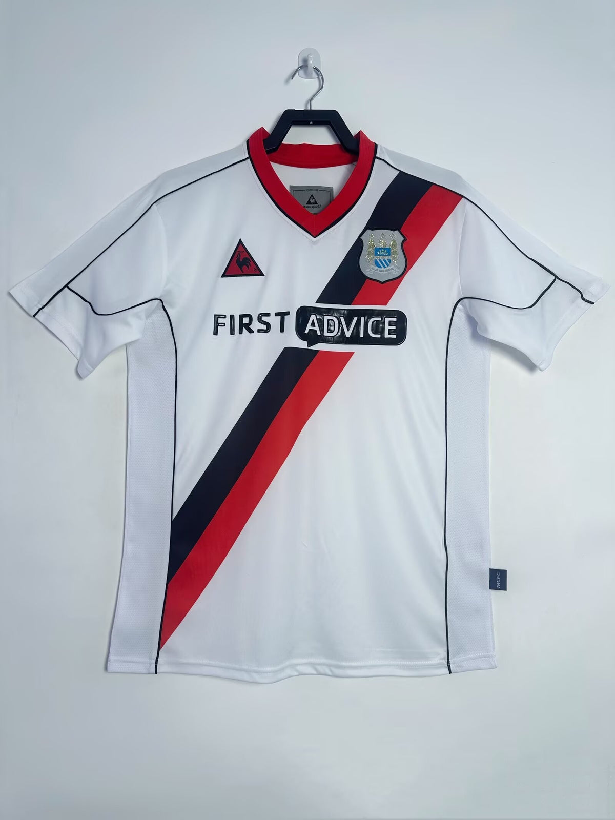 Manchester City 2002/03 Away Retro Jersey - front view