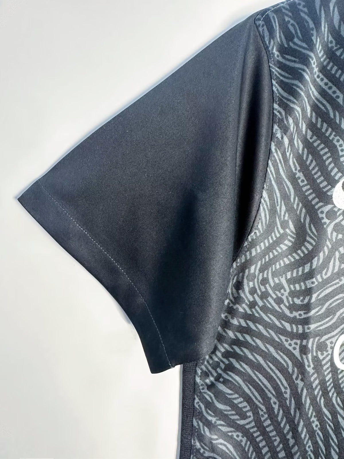 Liverpool 2020/21 Black Retro Goalkeeper Jersey - back view