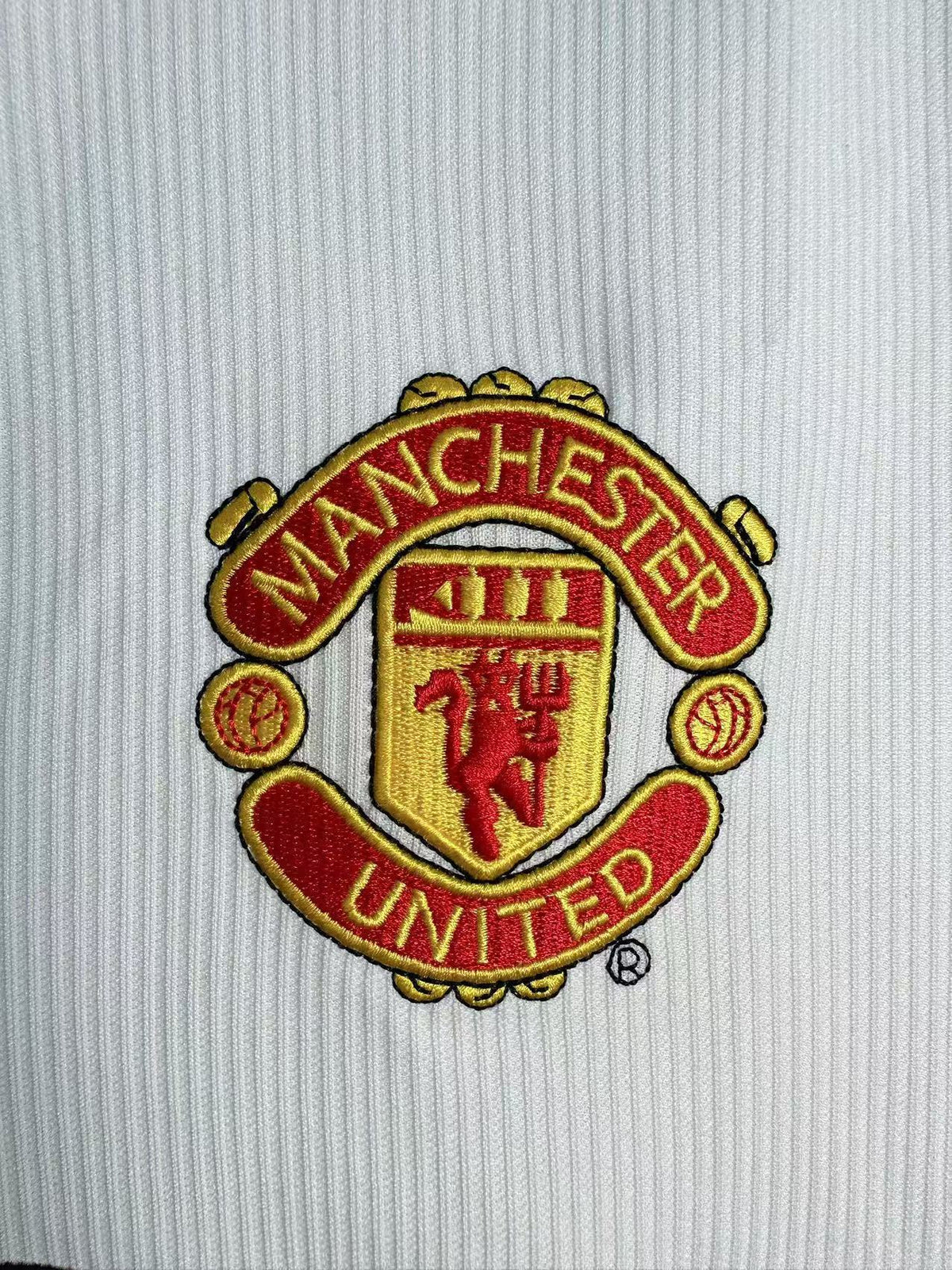 Manchester United 1998 Long Sleeve Anniversary Edition Retro Jersey - detail view