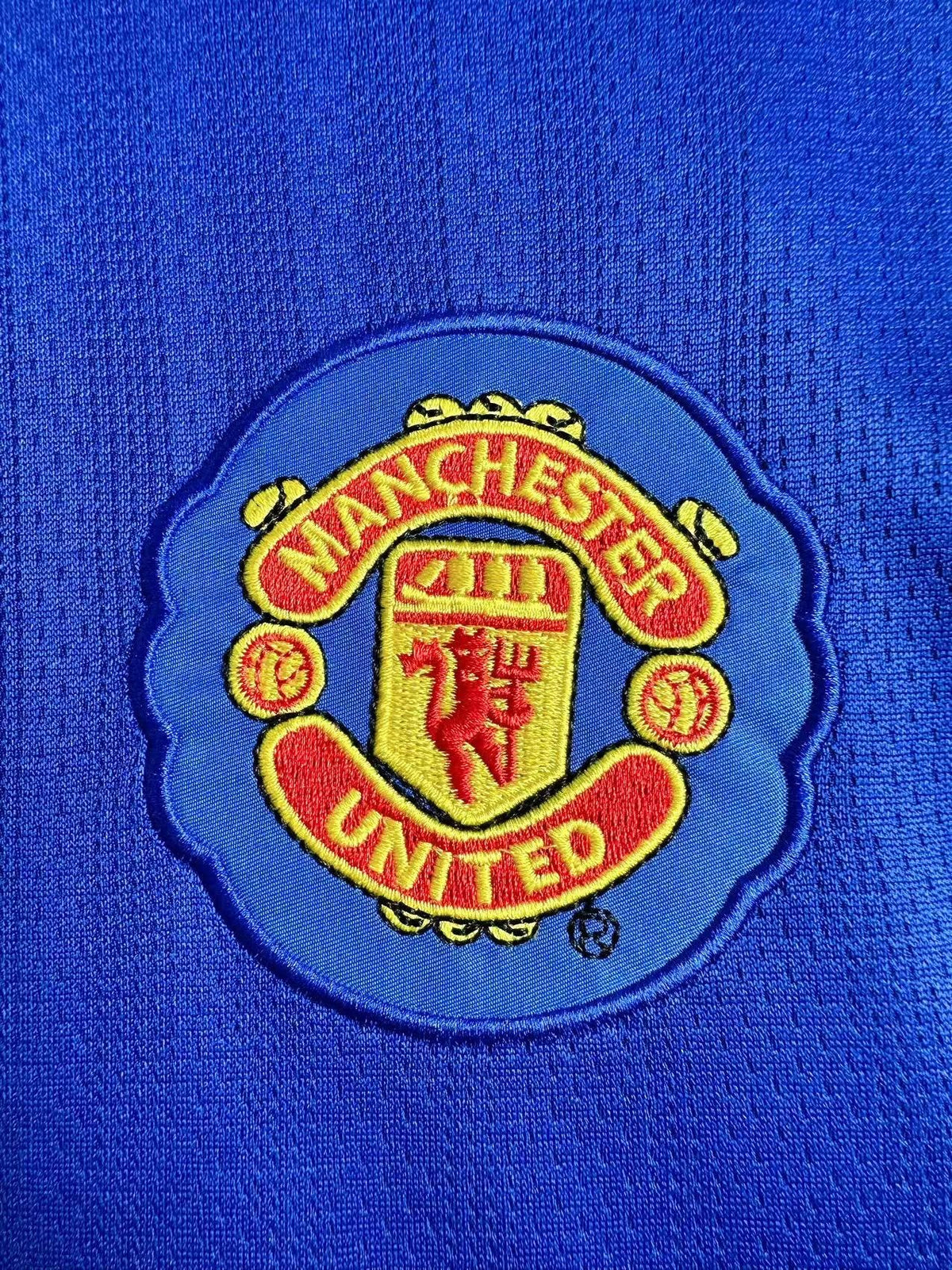 Manchester United 2007/08 Blue Retro Goalkeeper Jersey - detail view