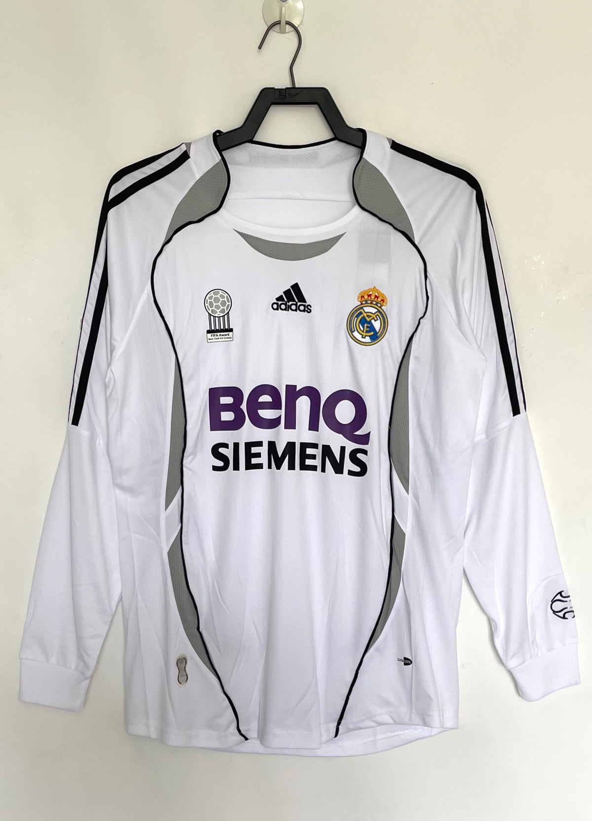 Real Madrid 2006/07 Home Long Sleeve Retro Jersey - front view