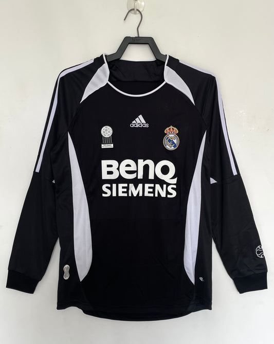 Real Madrid 2006/07 Third Long Sleeve Black Retro Jersey - front view