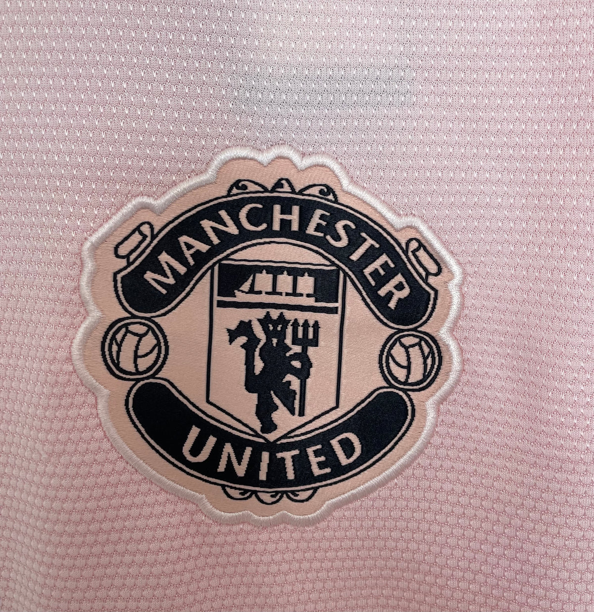 Manchester United 2018/19 Away Retro Jersey - detail view