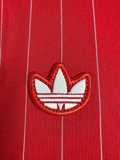 Manchester United 2025/26 Red Retro T-Shirt - detail view