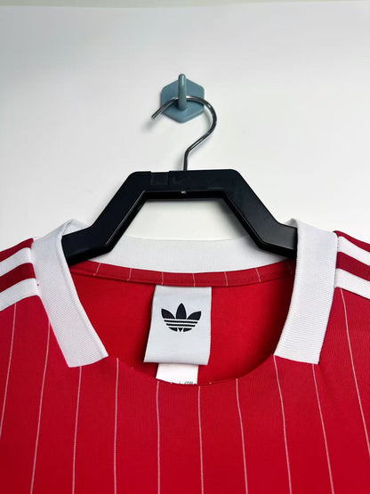 Manchester United 2025/26 Red Retro T-Shirt - front view