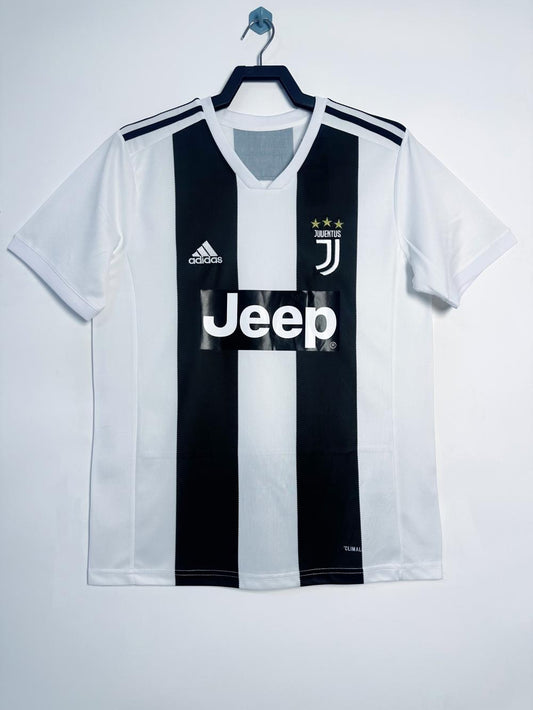Juventus 2018/19 Home Retro Jersey - front view