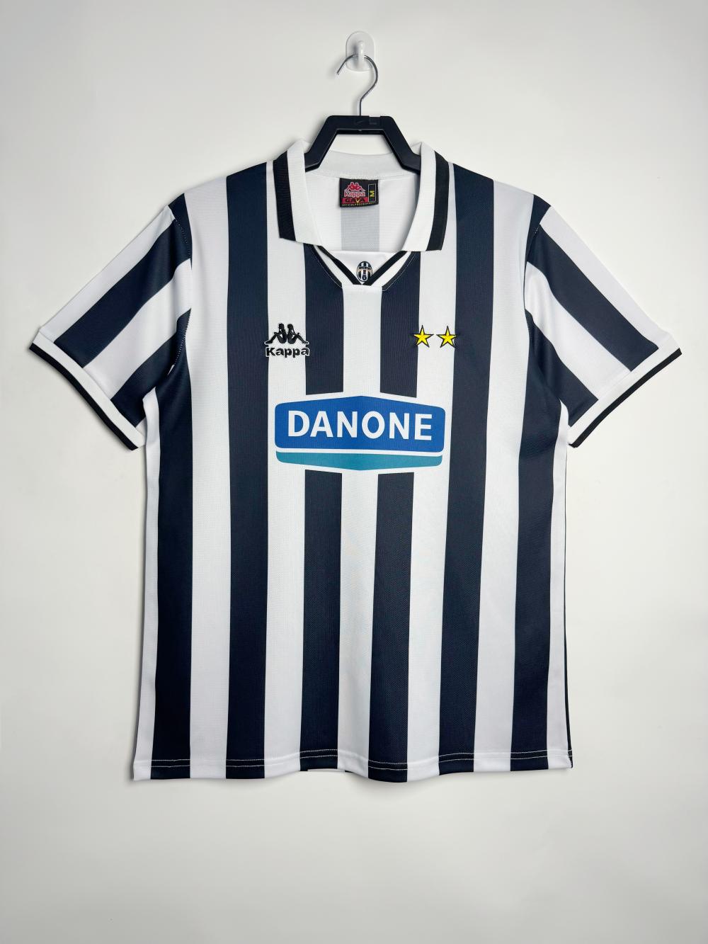 Juventus 1994/95 Home Retro Jersey - front view