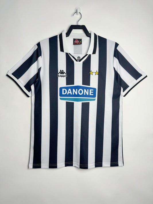Juventus 1994/95 Home Retro Jersey - front view